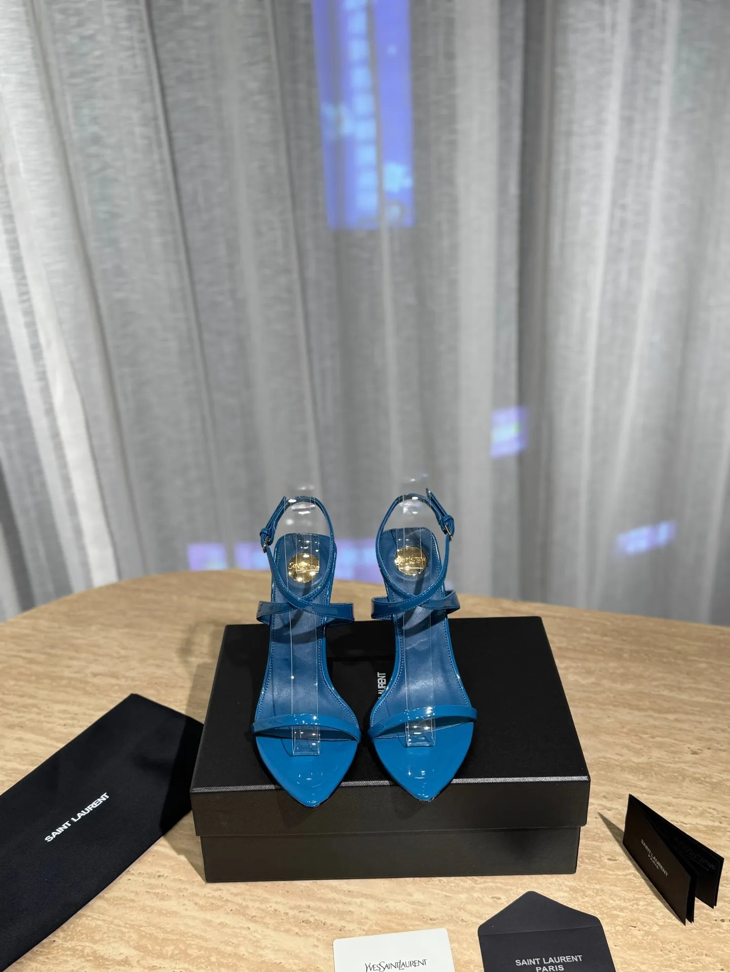 👟👟Ex-factory price 540👟👟 High version "SAINT LAUREN*" Saint Laurent YSL 25ss/spring and summer new catwalk style large rhinestone high-heeled shoes and sandals. Only YSL understands women's hearts best and does not accept refutation. It is a super invincible feminine artifact and a must-have for women (z-product full-body customization, own molded hardware accessories, perfect consistency). Compare the differences between pictures and goods on the market. ✔Upper: Customized imported silk ✔Lining: Imported 🐑Sheep leather ✔Sole: Imported genuine leather outsole ✔Heel height: 10.5cm ✔Number of yards: 35-39 (40, 41, 42 can be customized and non-returnable) (Full set of packaging)